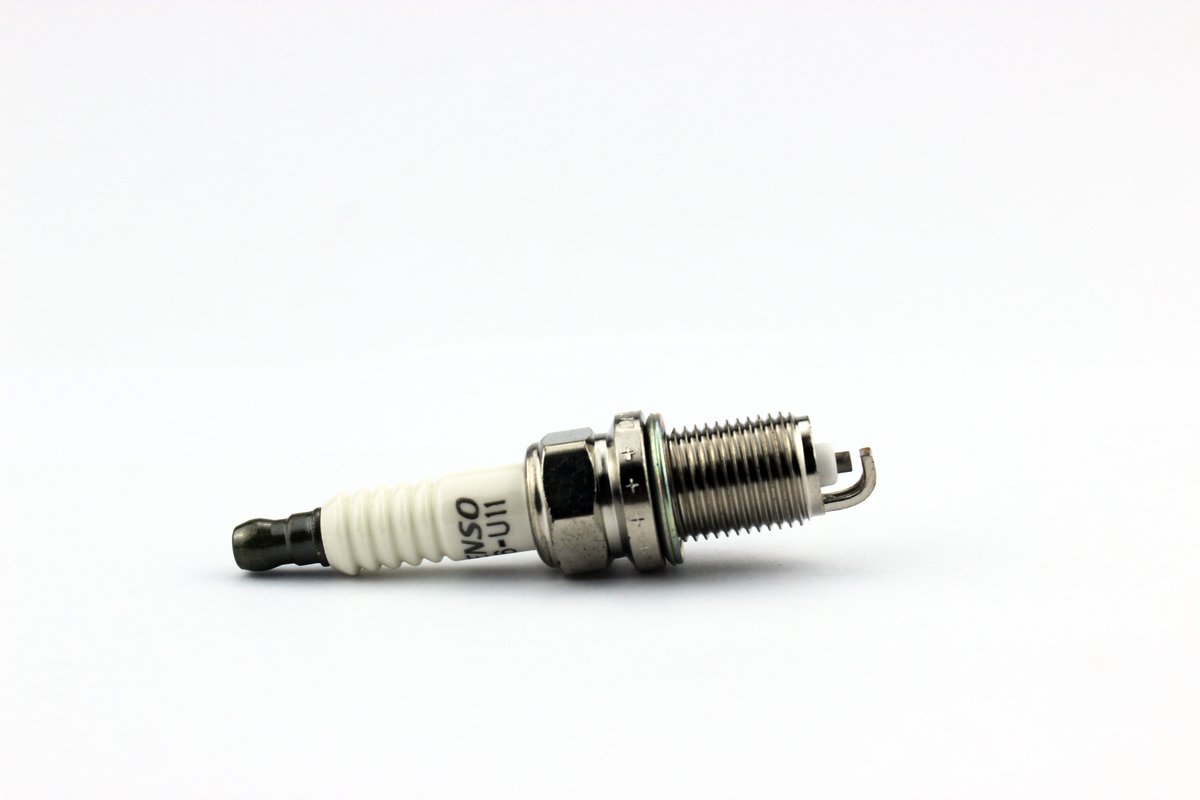Свечи зажигания Тойота - 90919-YZZAE - YIHE Auto Parts